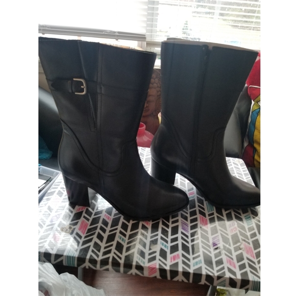 G.H. Bass & Co Black Mid Ankle Boots - Picture 1 of 4